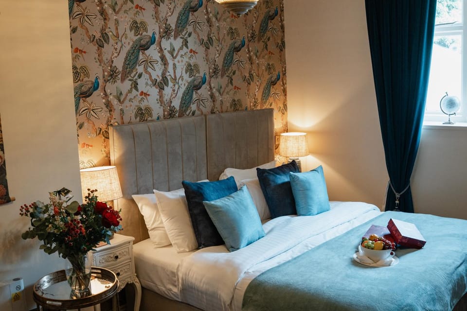 Manor by the Lake Hotel in Cheltenham
