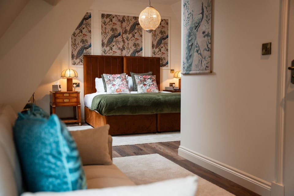 Manor by the Lake Hotel in Cheltenham