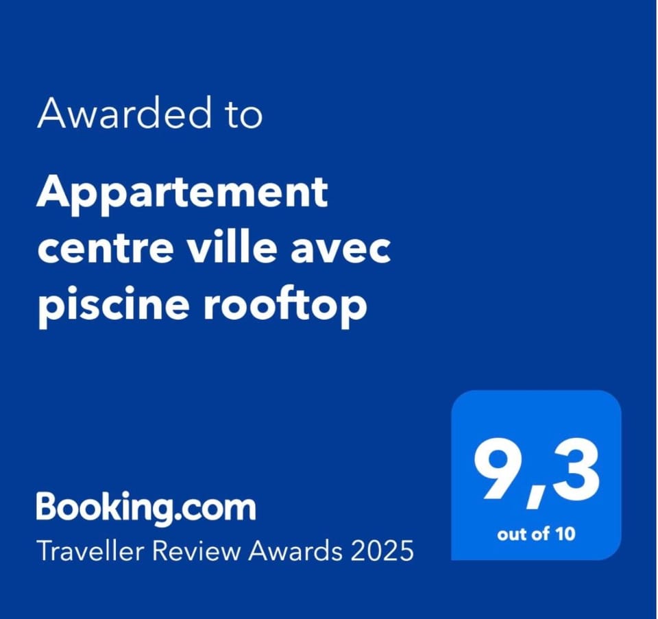 Appartement centre ville avec piscine et vue mer Apartment in Sari-Solenzara