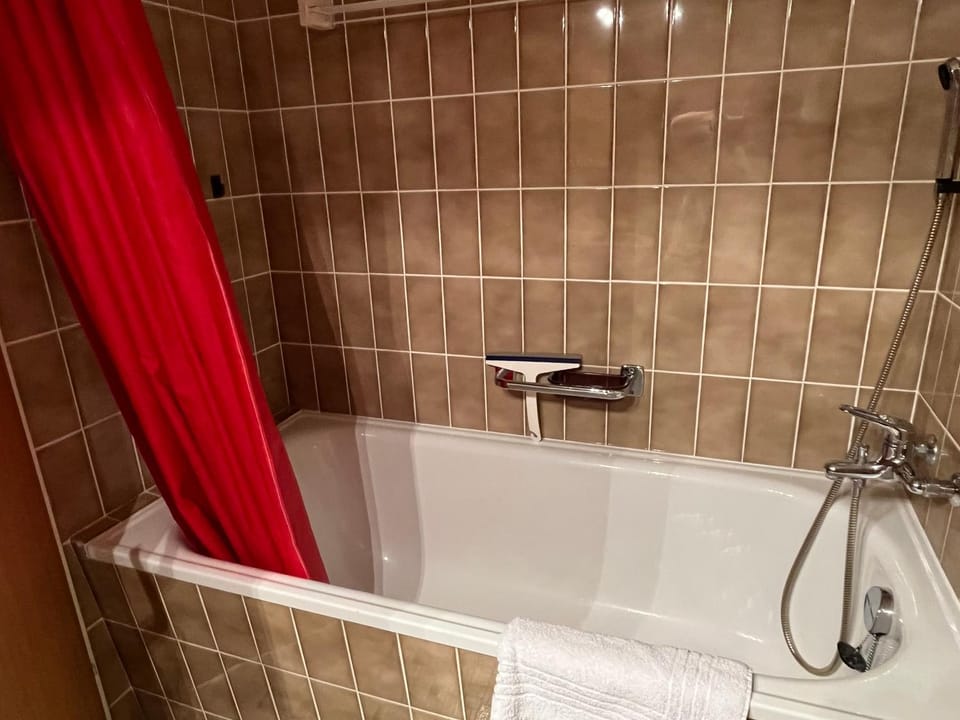 Bathroom, Bath