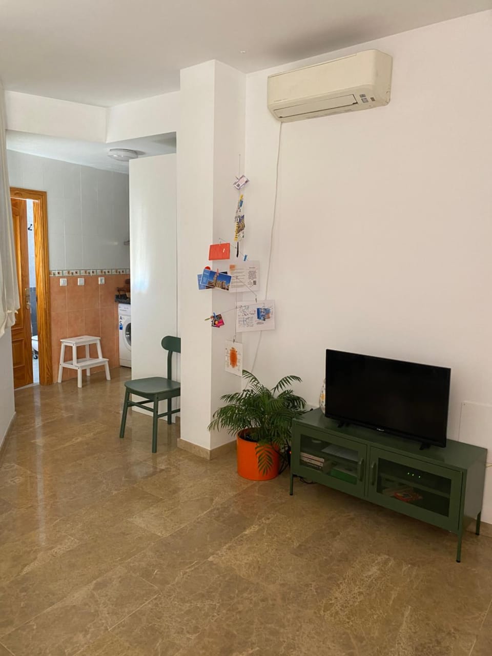 TV and multimedia, Living room, air conditioner