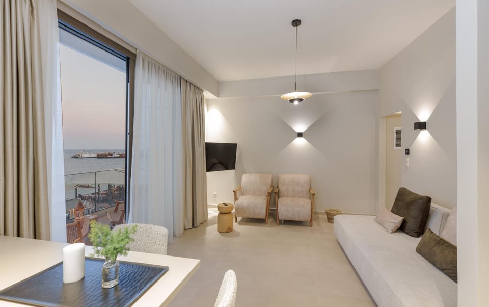 Natural landscape, TV and multimedia, Living room, Seating area, Dining area, Sea view
