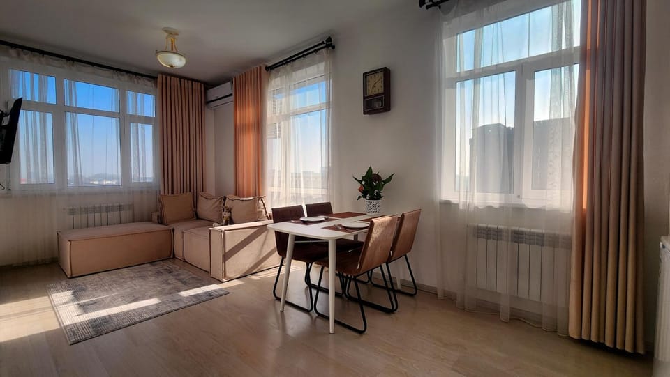 Living room, Dining area, air conditioner