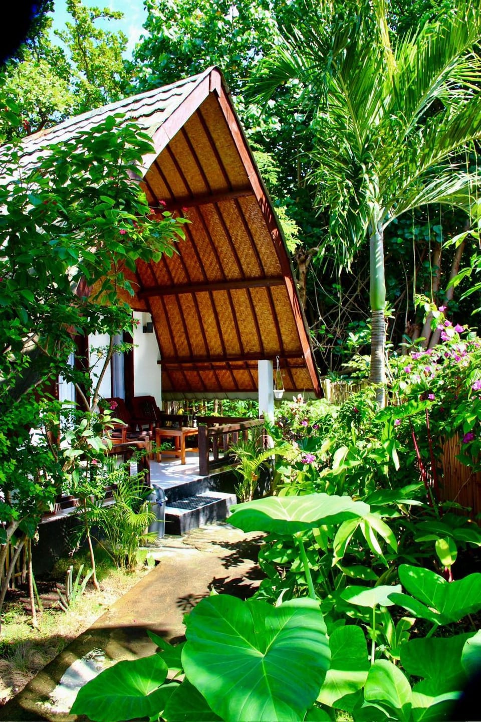 Follow The Rabbit Bungalow Bed and Breakfast in Pemenang