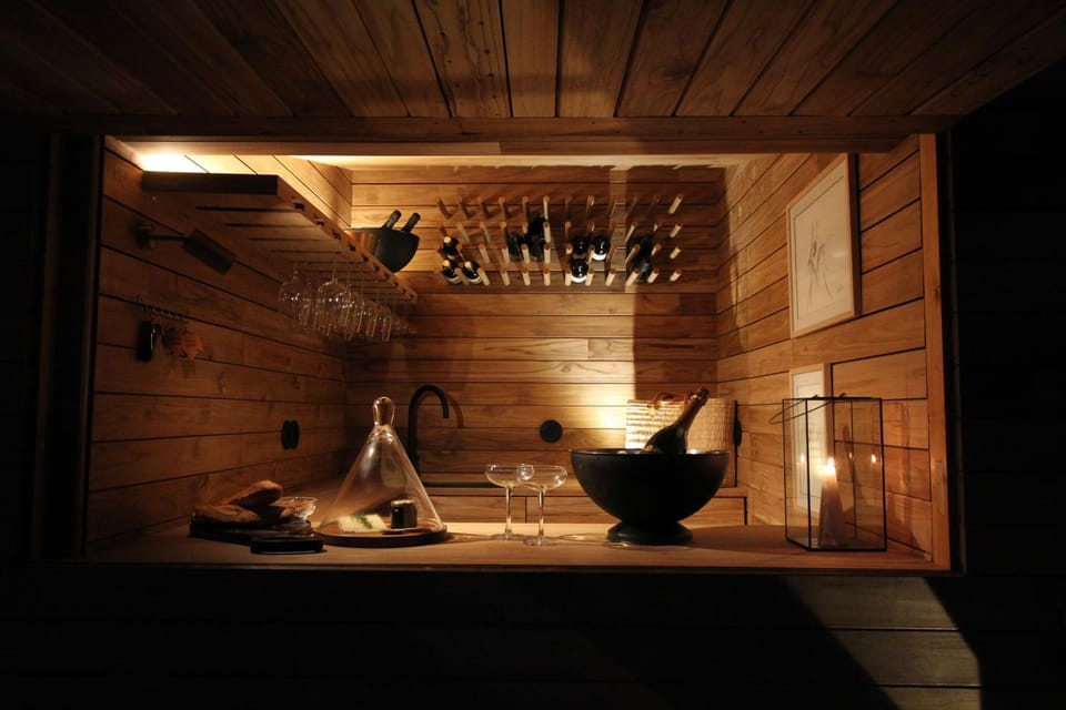 Garden, Lounge or bar, Decorative detail, Alcoholic drinks