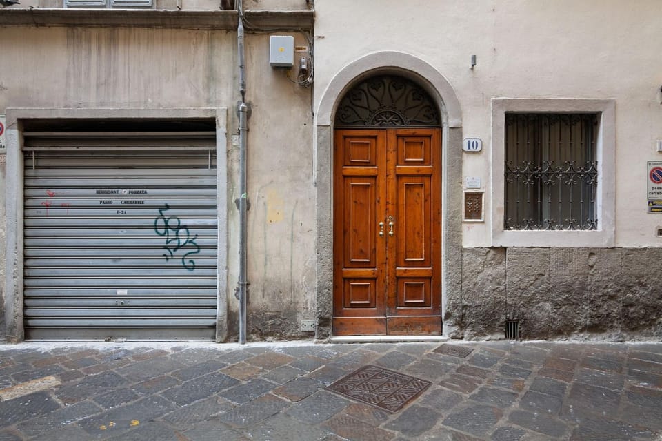 Property building, Facade/entrance