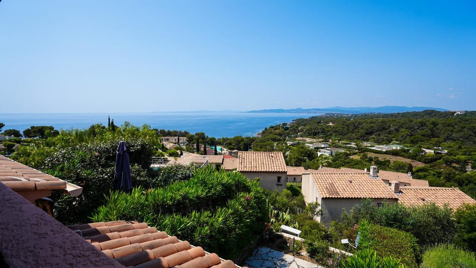Duplex vue mer avec piscine à Boulouris Apartment in Saint-Raphael
