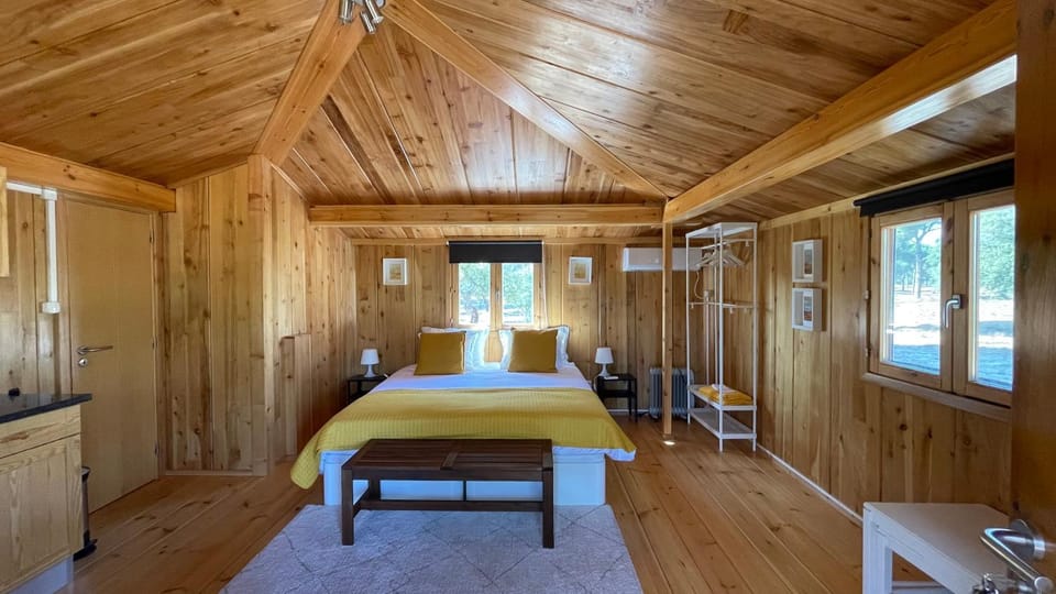 Suspended Wooden House - Monte da Cortiça Chalet in Setubal District