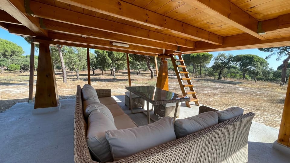 Suspended Wooden House - Monte da Cortiça Chalet in Setubal District