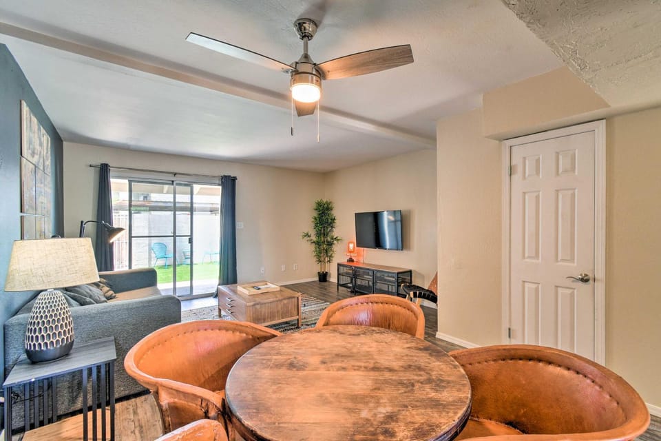 1 Mi to Old Town! Snowbird Escape w/ Pool Access House in Scottsdale