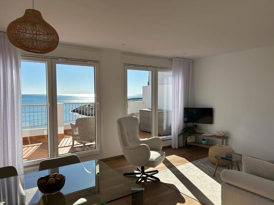 Living room, Sea view
