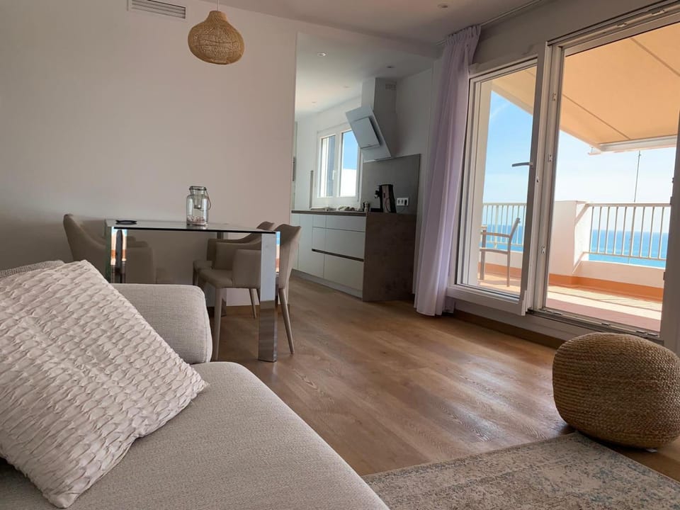 Living room, Sea view