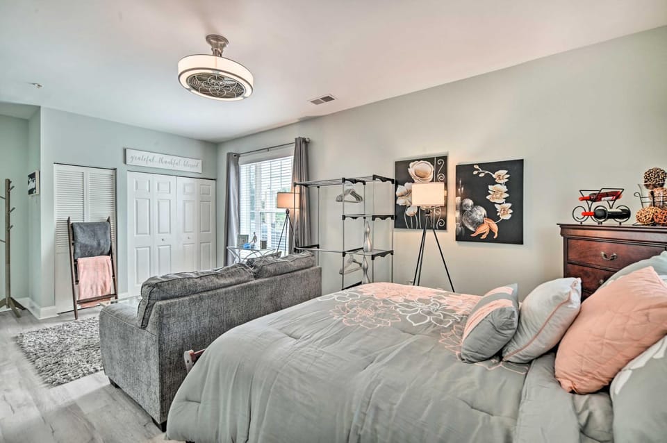 Centrally Located Studio w/ Pool in Myrtle Beach Apartment in Carolina Forest