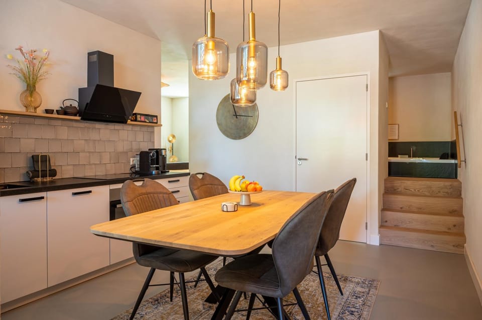 Kitchen or kitchenette, Dining area, kitchen