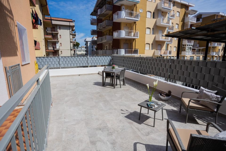 Balcony/Terrace, Balcony/Terrace