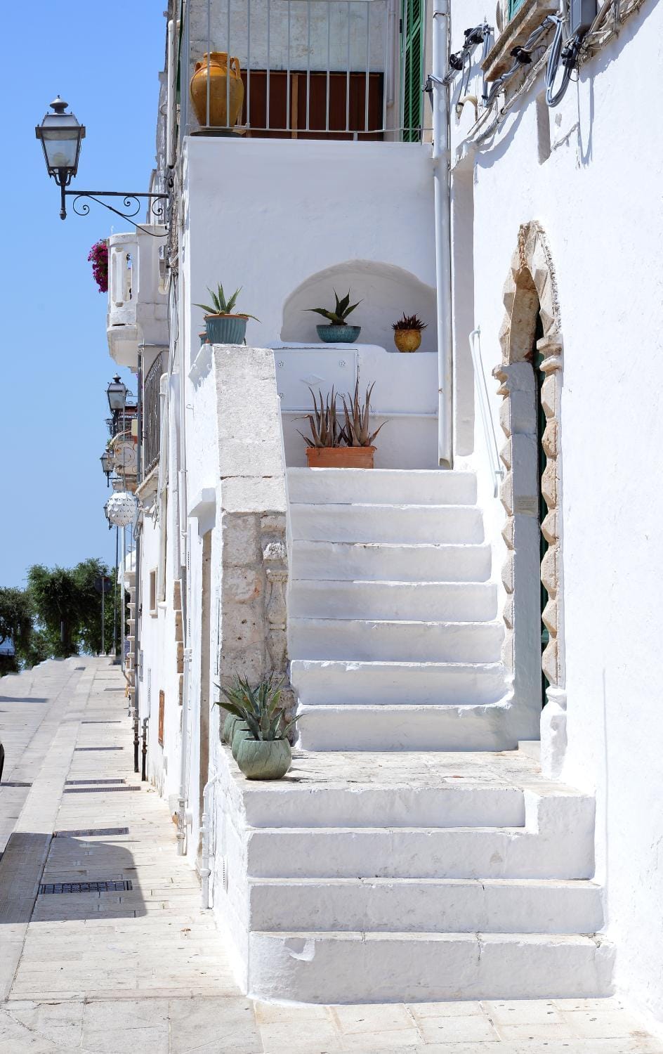Facade/entrance, Day