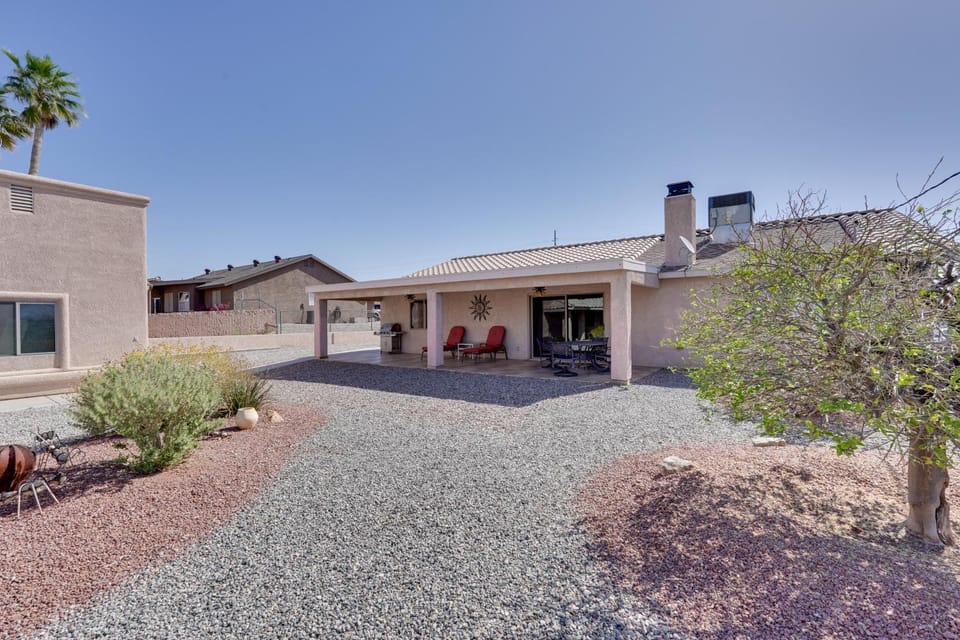 Arizona Retreat w/ Casita ~ 2 Mi to Lake Havasu House in Lake Havasu City