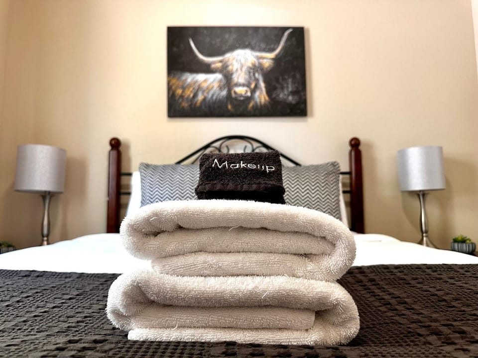 Charming 2BR Cottage Near Freeway-Cul-de-sac House in Medford