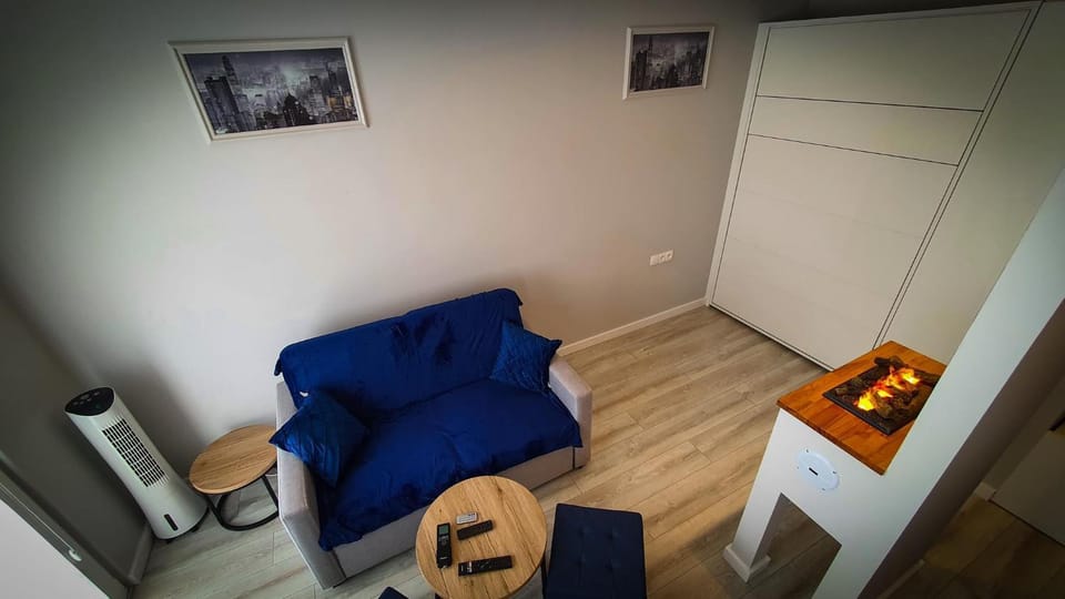 Seating area, Bedroom