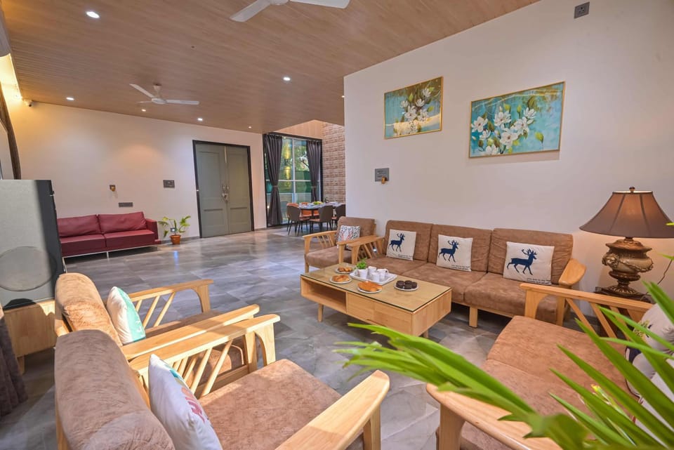 TV and multimedia, Seating area