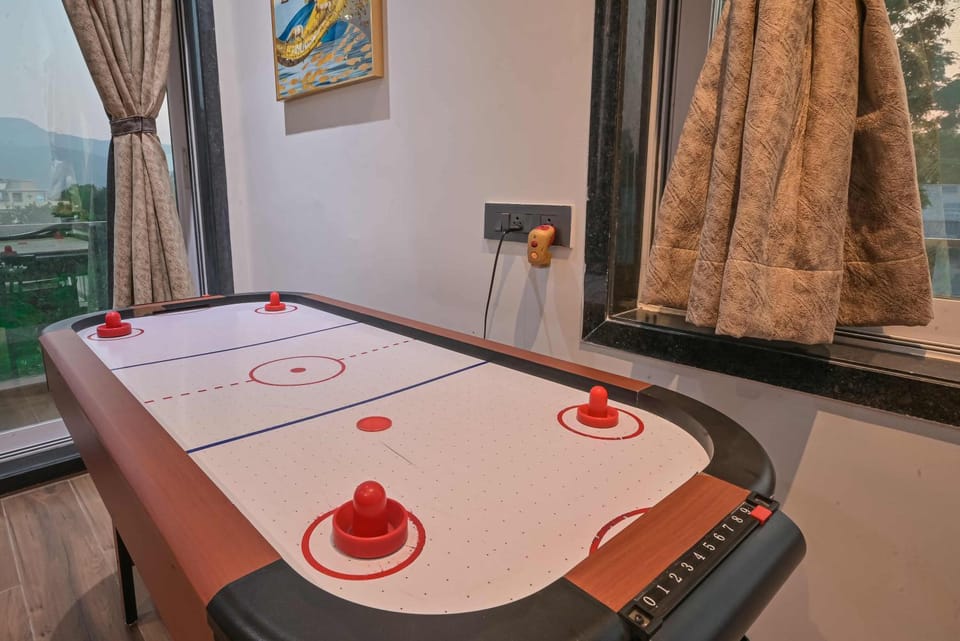 Game Room, Game Room