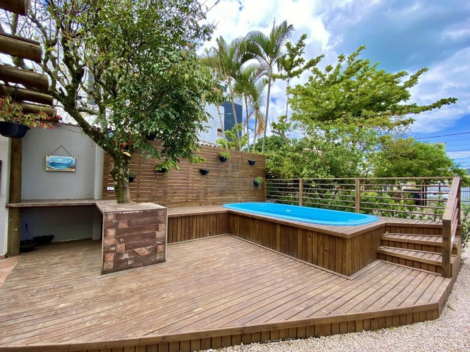 On site, Swimming pool