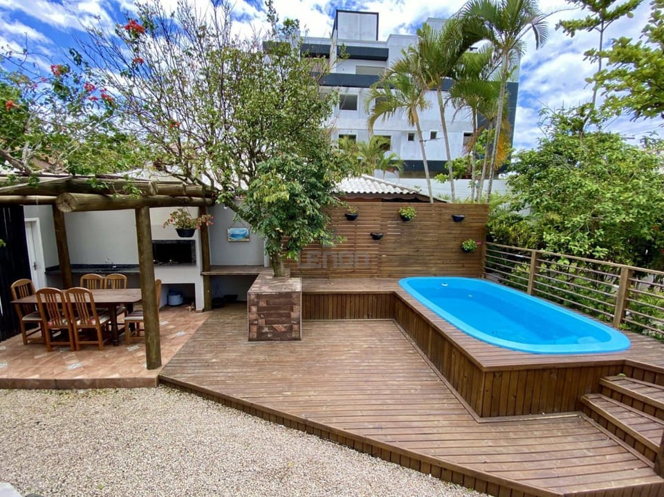 On site, Swimming pool