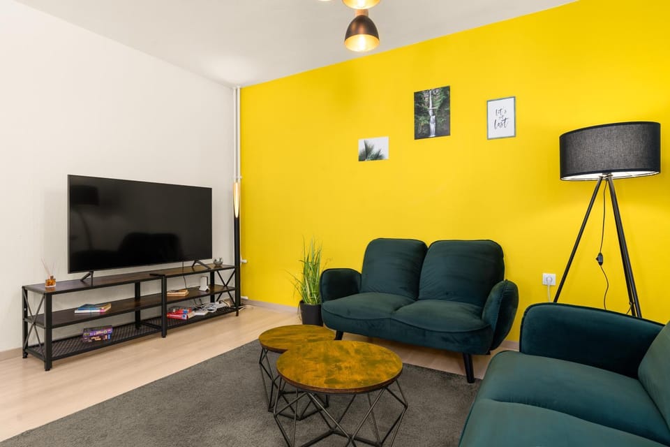 TV and multimedia, Living room, Seating area