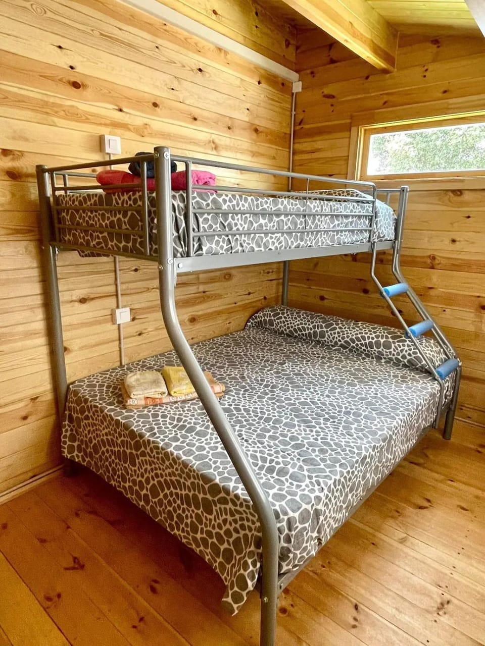 bunk bed