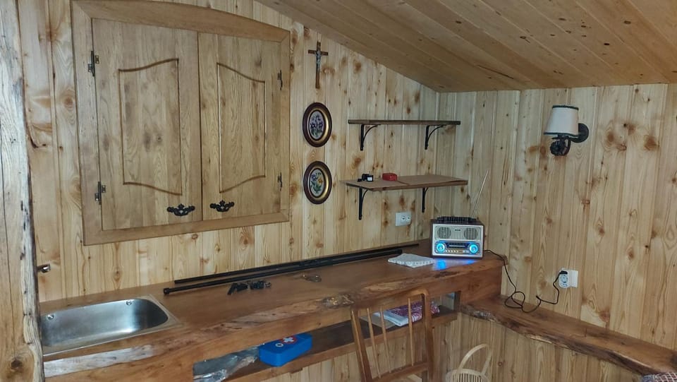 ŠUMSKA KUĆA 1 Chalet in Plitvice Lakes Park