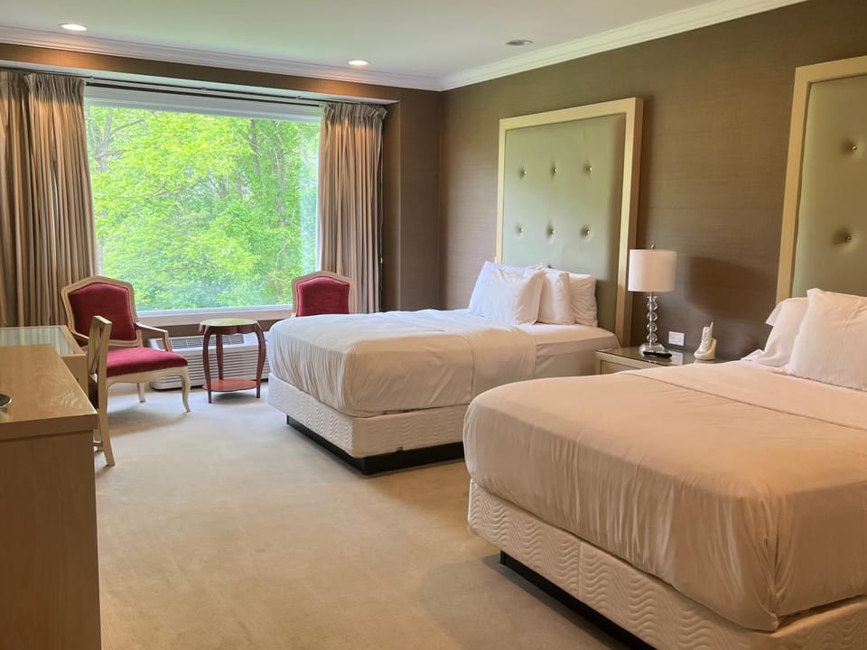 Rocky River Inn Hotel in New Milford