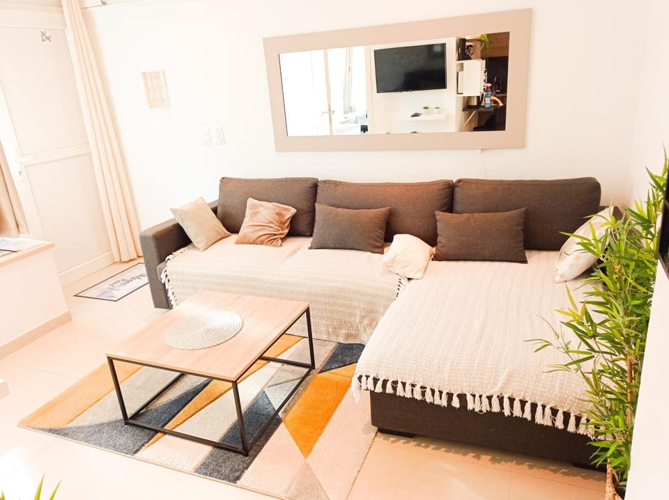 Living room, Lounge or bar