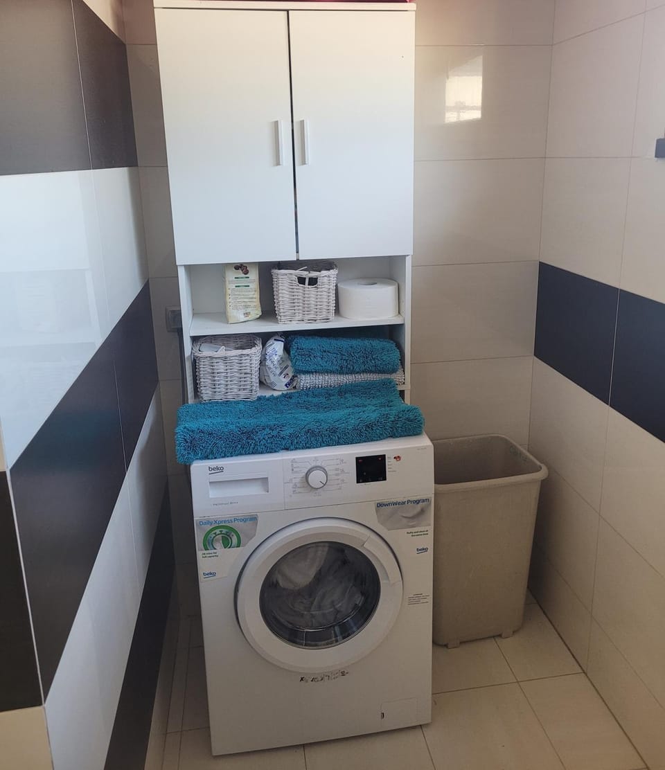 Bathroom, washing machine