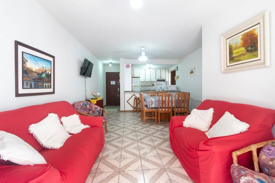 Apartamento a 150 metros da Praia de Mariscal. Apartment in Bombinhas