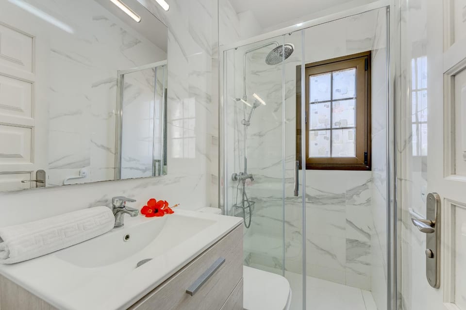 Shower, Bath