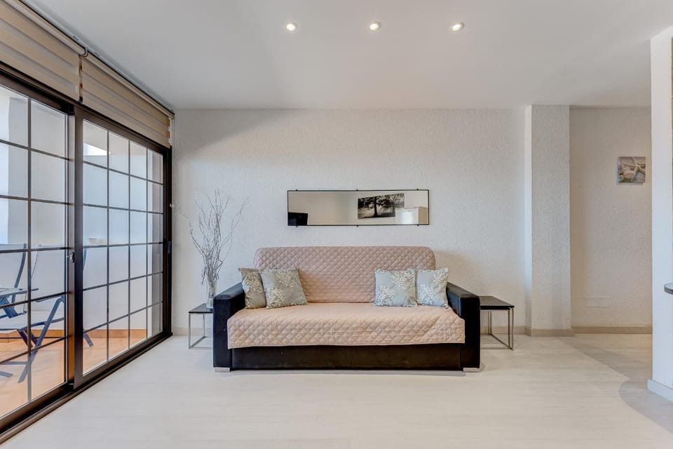 Bed, Living room