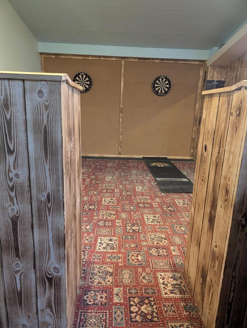 Beachcomber, Two bed Chalet on Sunbeach Holiday Park - Sleeps 4, pet friendly, FREE pool and entertainment passes included - plus WiFi - only 300m from the beach! Chalet in England