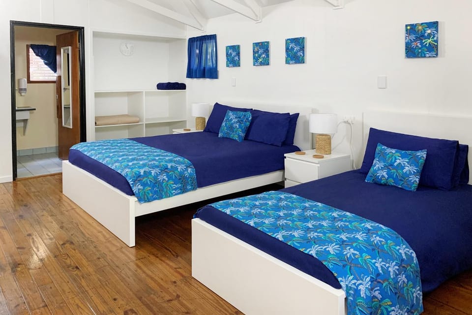 Bed, Bathroom, Photo of the whole room, Bedroom, air conditioner