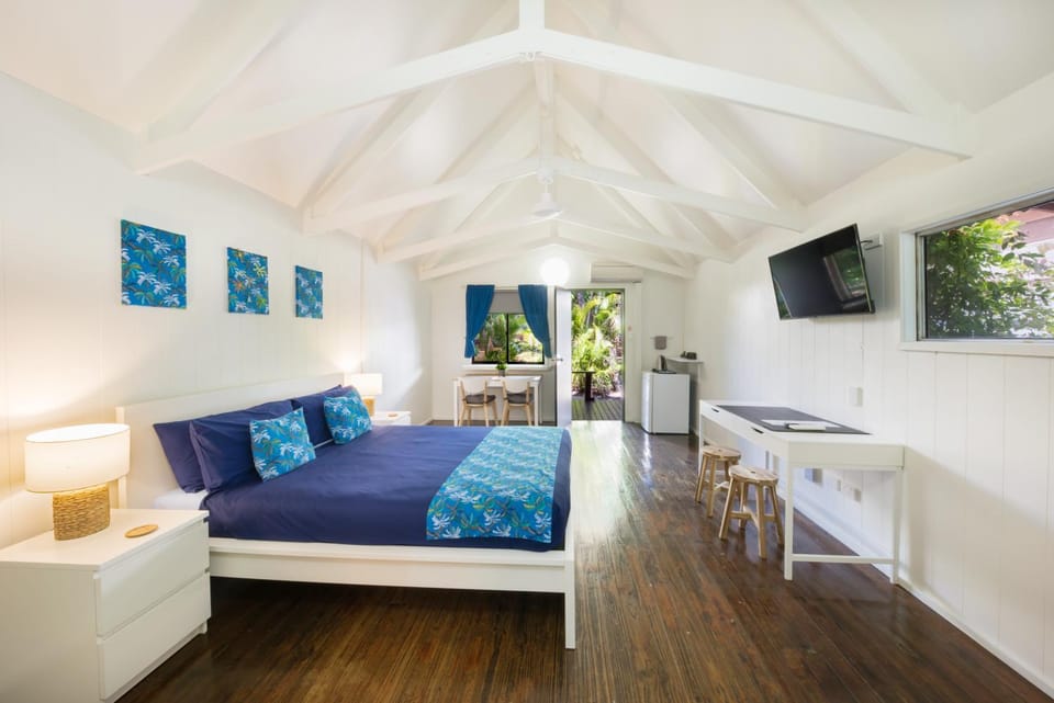 TV and multimedia, Coffee/tea facilities, Photo of the whole room, Bedroom, Garden view, locker, air conditioner