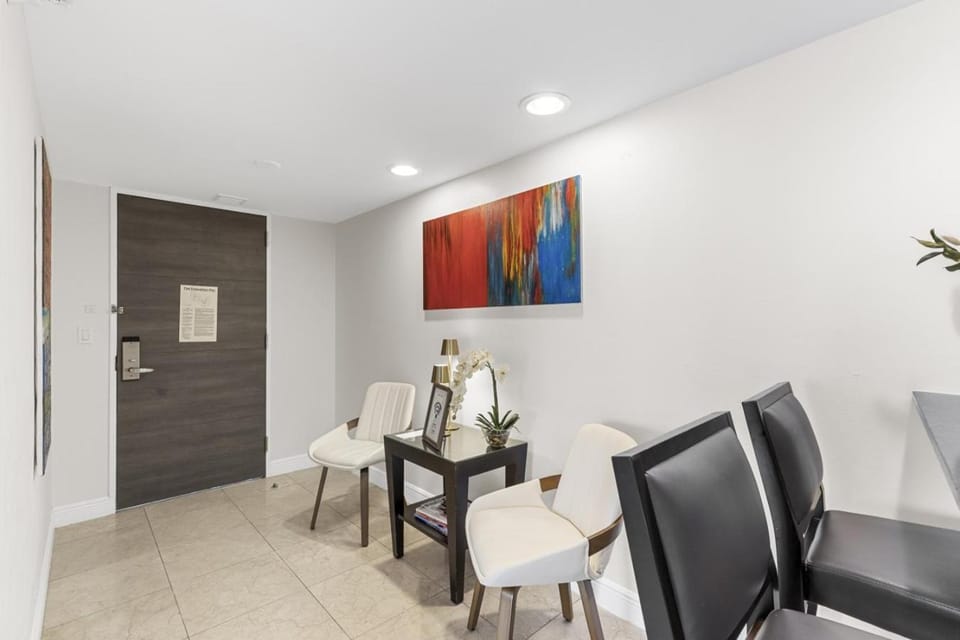 Eternal Sunrise Suite Hotel in Fort Lauderdale