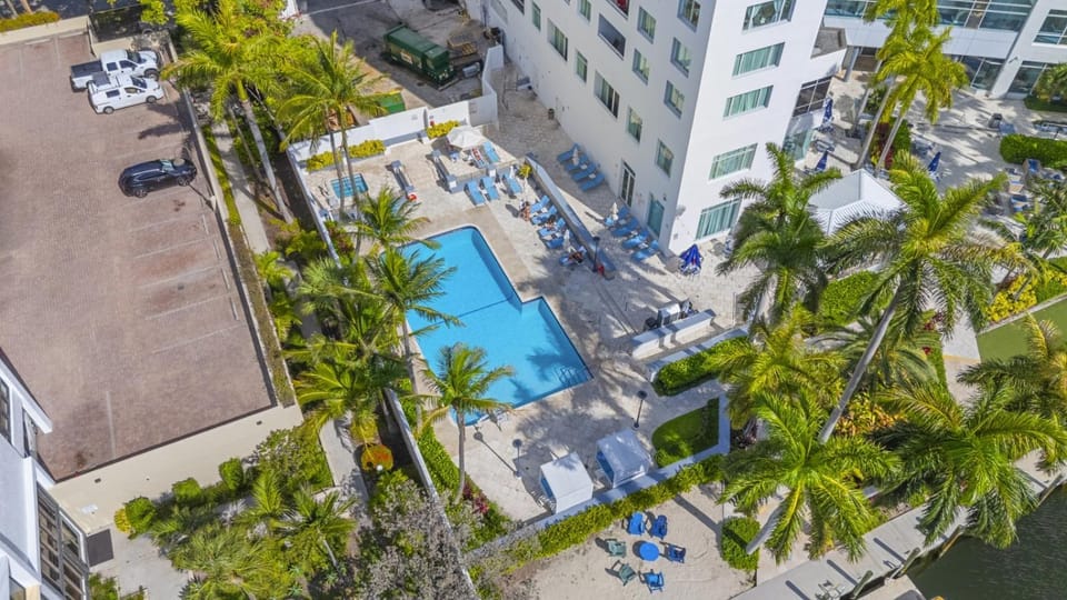 Eternal Sunrise Suite Hotel in Fort Lauderdale