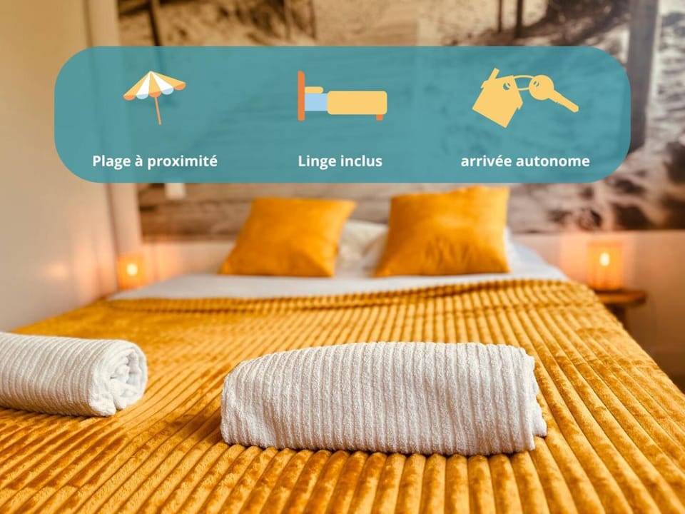 Bed, Photo of the whole room, Bedroom, Text overlay, towels