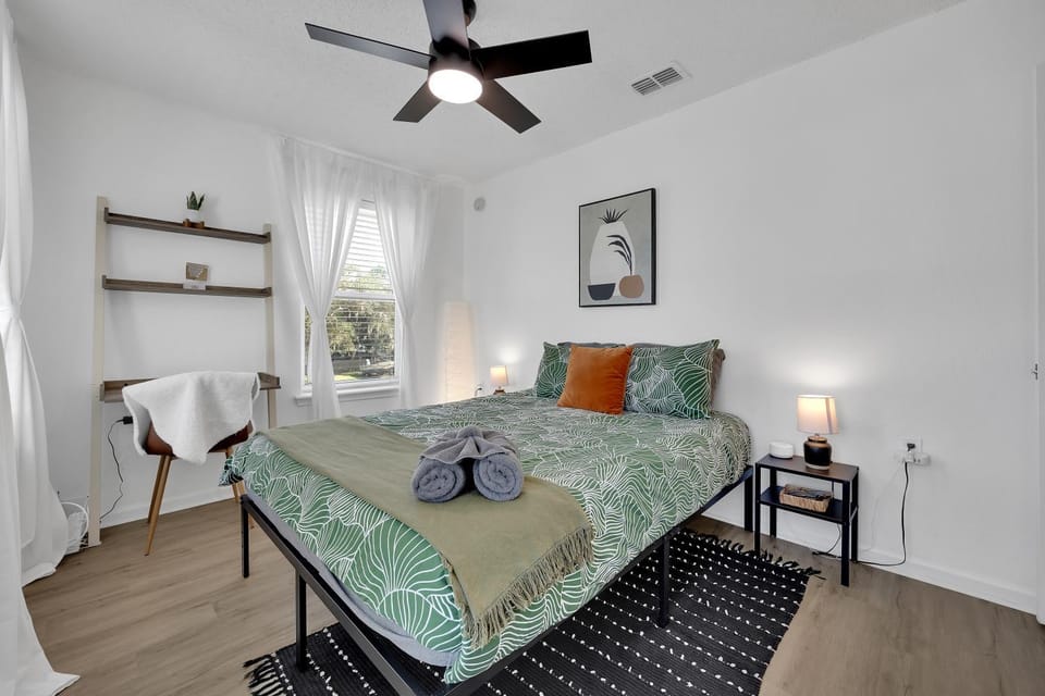 Bed, Bedroom