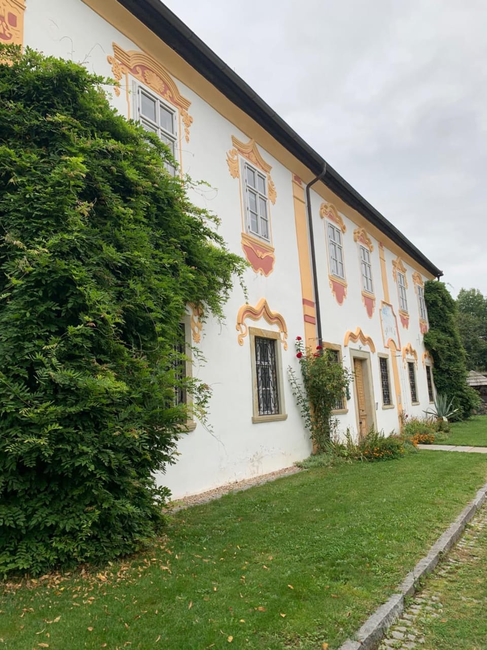 Zámeček Ostrov Bed and Breakfast in Czechia