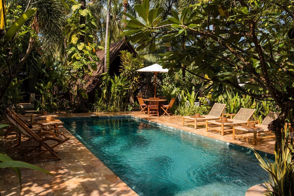 Spring, Day, Natural landscape, Garden, Garden view, Pool view, Swimming pool, sunbed