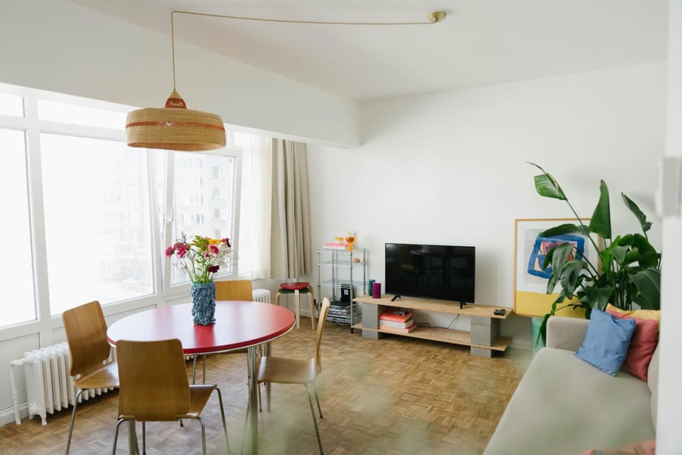 Communal lounge/ TV room, TV and multimedia, Living room, Seating area, Dining area