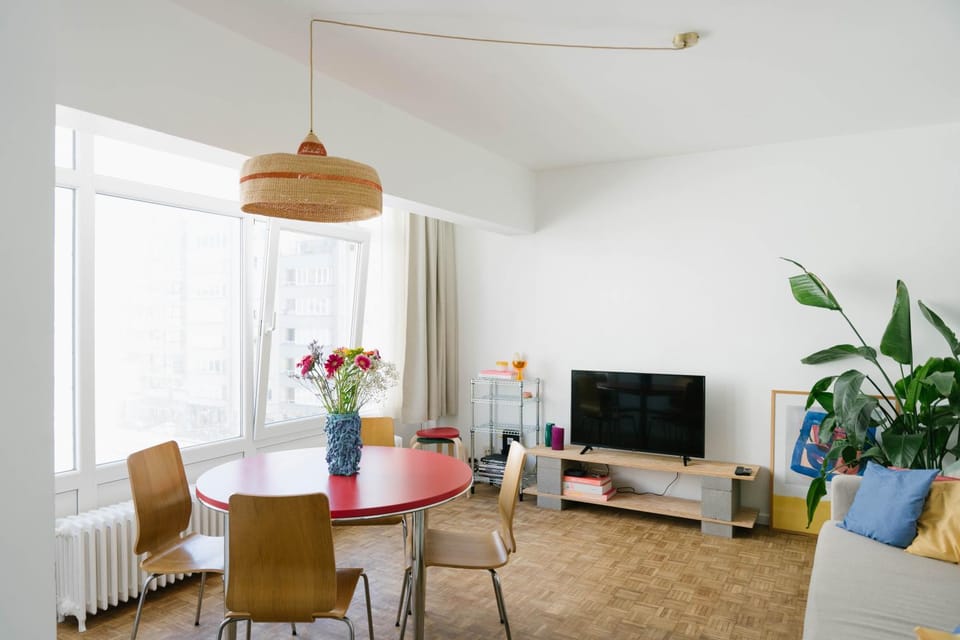 Communal lounge/ TV room, TV and multimedia, Living room, Seating area, Dining area
