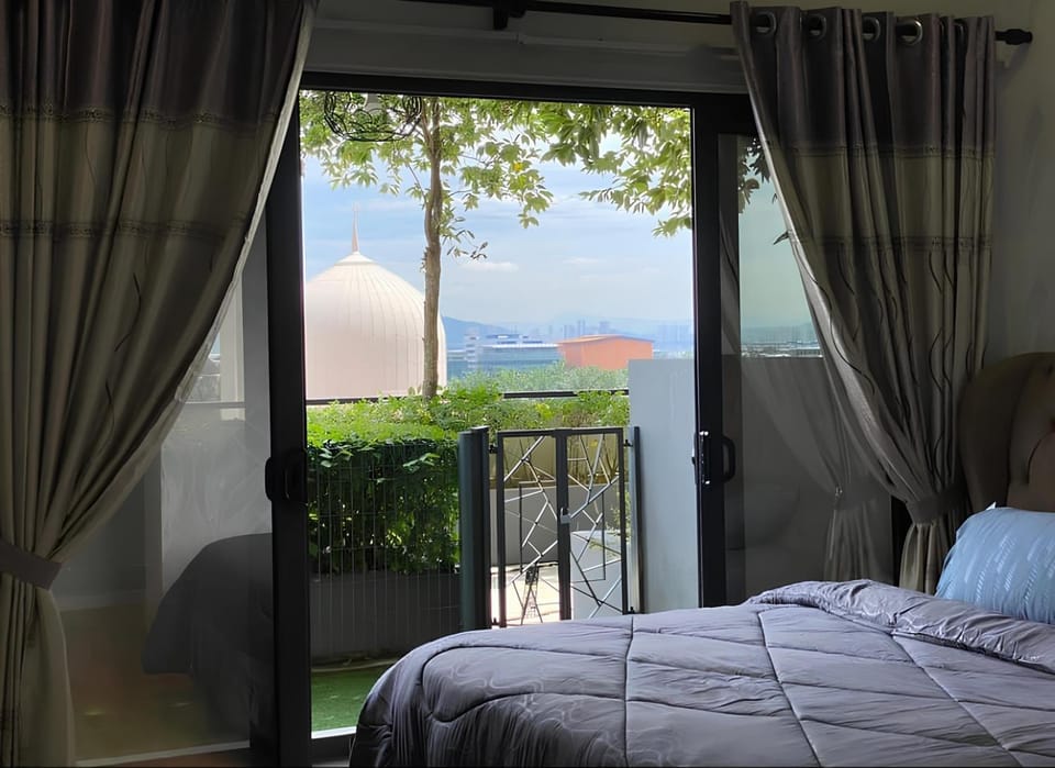 Bed, View (from property/room), Balcony/Terrace, Bedroom