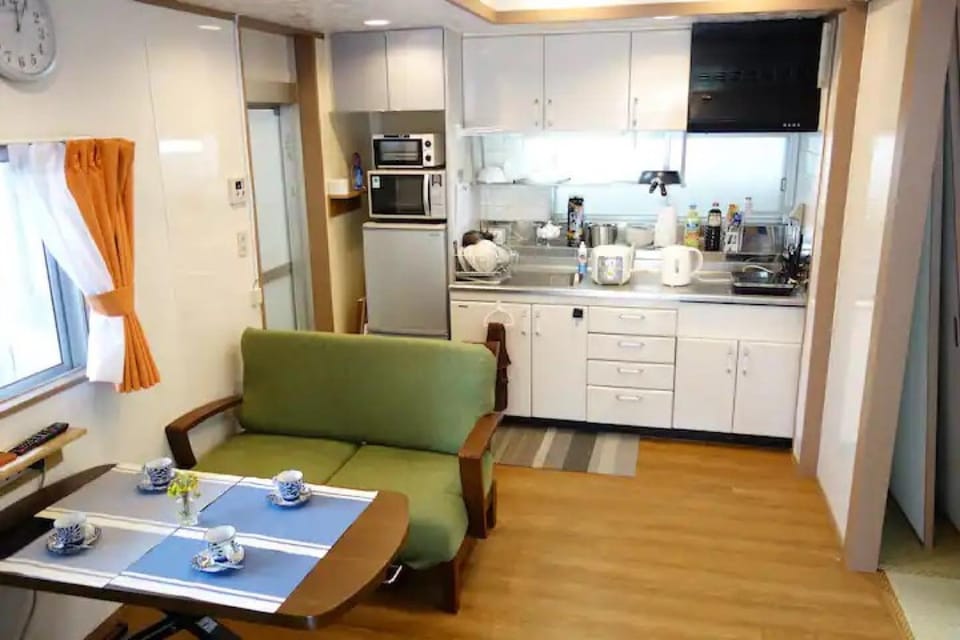 Kitchen or kitchenette, Living room