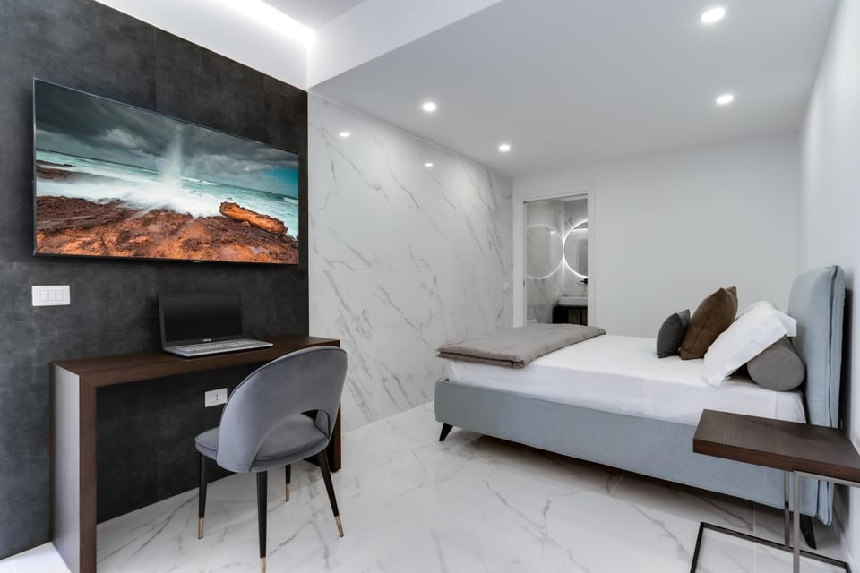 TV and multimedia, Photo of the whole room